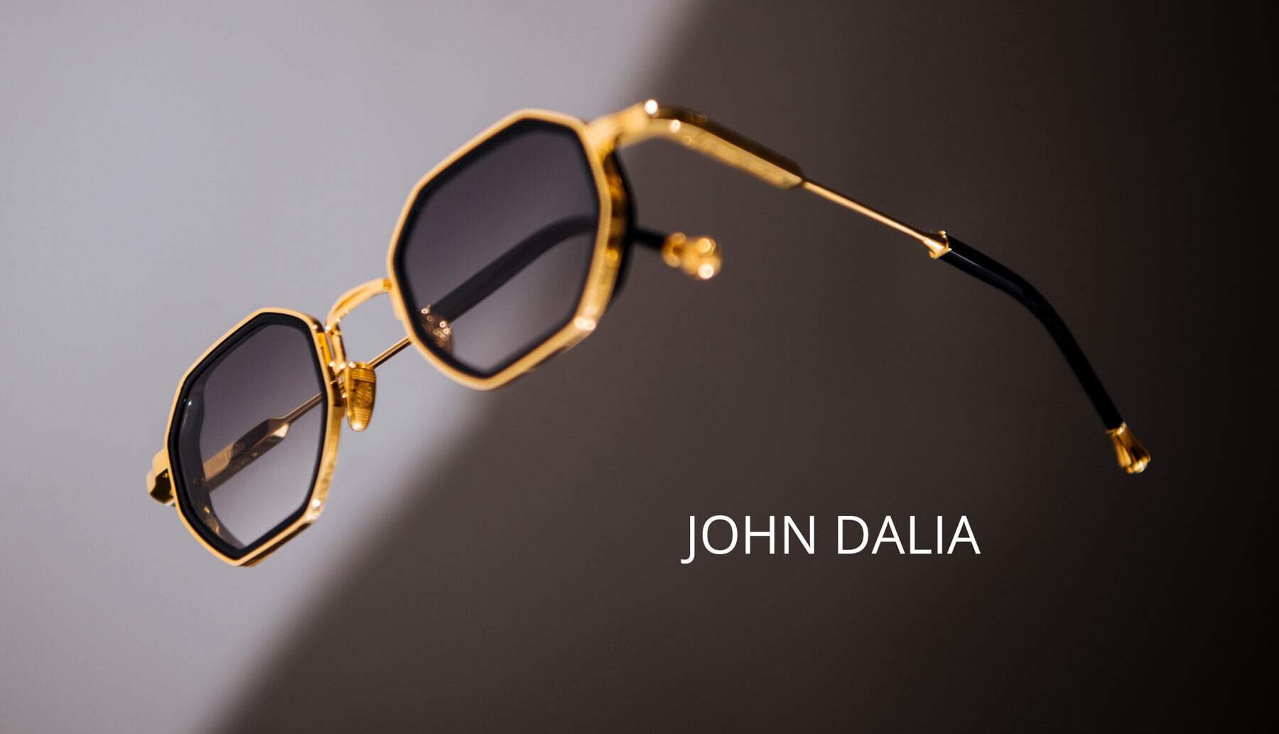 Zonnebril van John Dalia